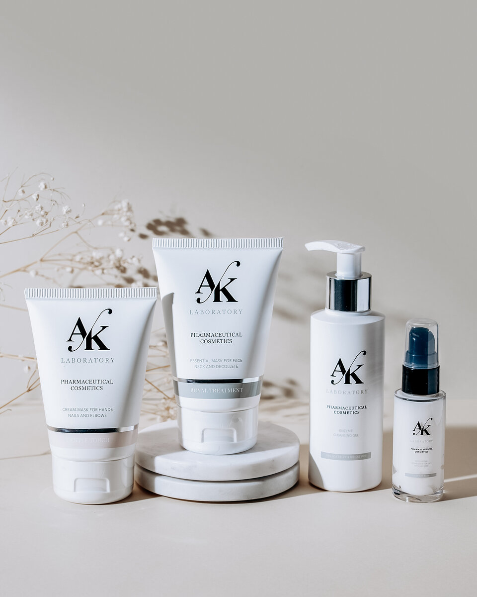 Крем-маска для рук; Маска для лица; Гель для умывания; Крем-сыворотка для лица - так выглядит оптимальный набор от AK Laboratory для ухода за кожей лица и рук