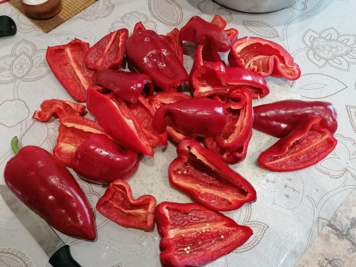 готовлю перец для лечо