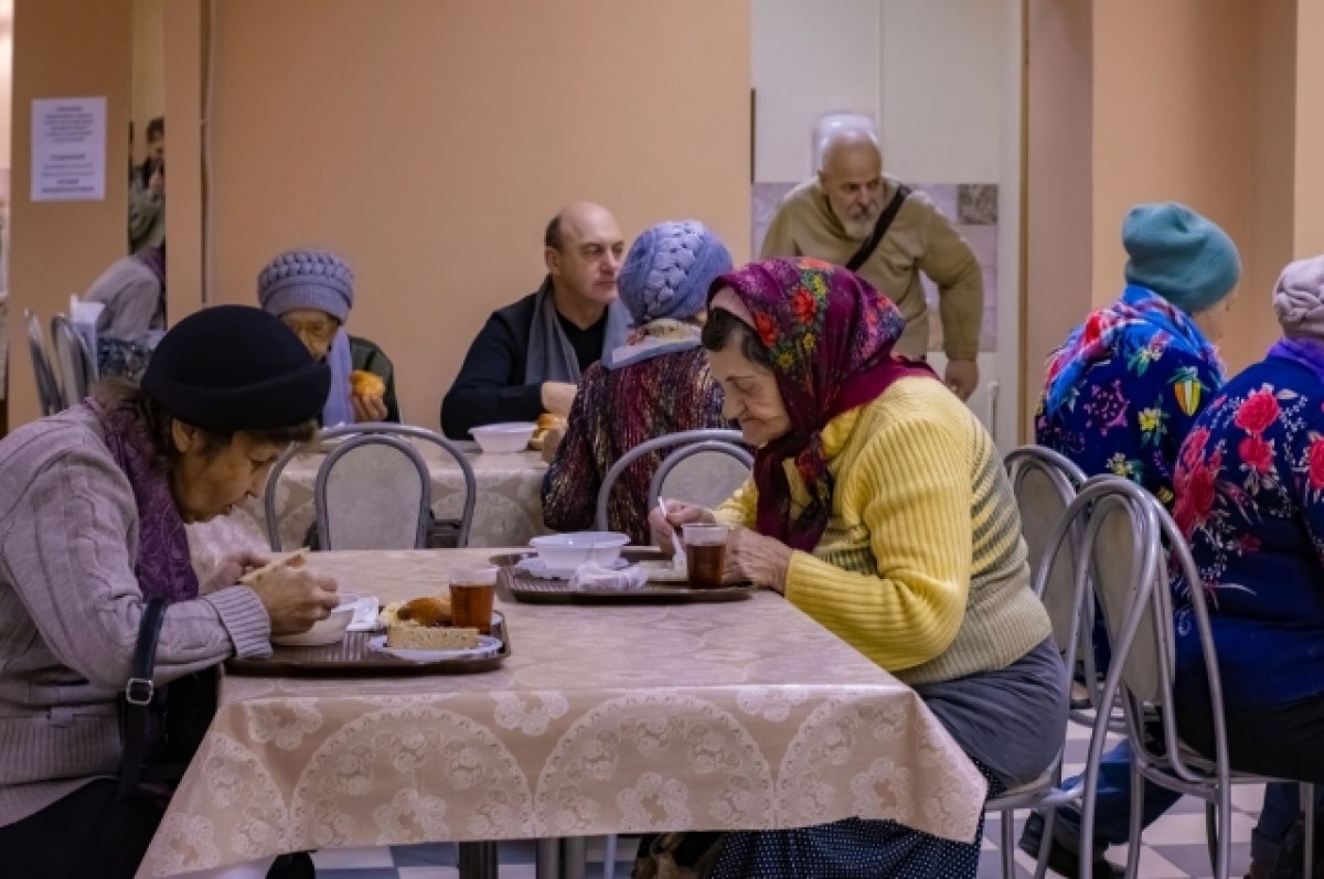    Основной контингент столовой – пожилые люди.