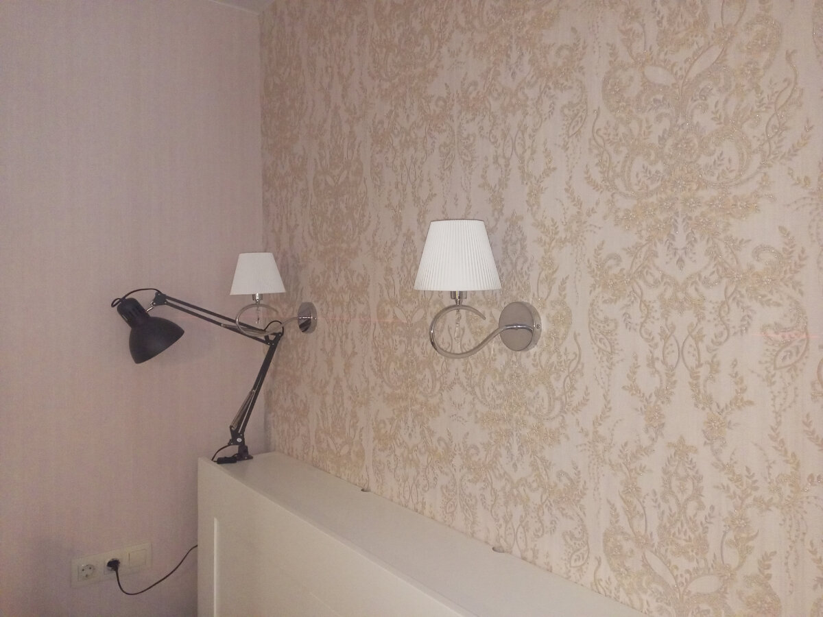 Луч еле виден, но он есть.