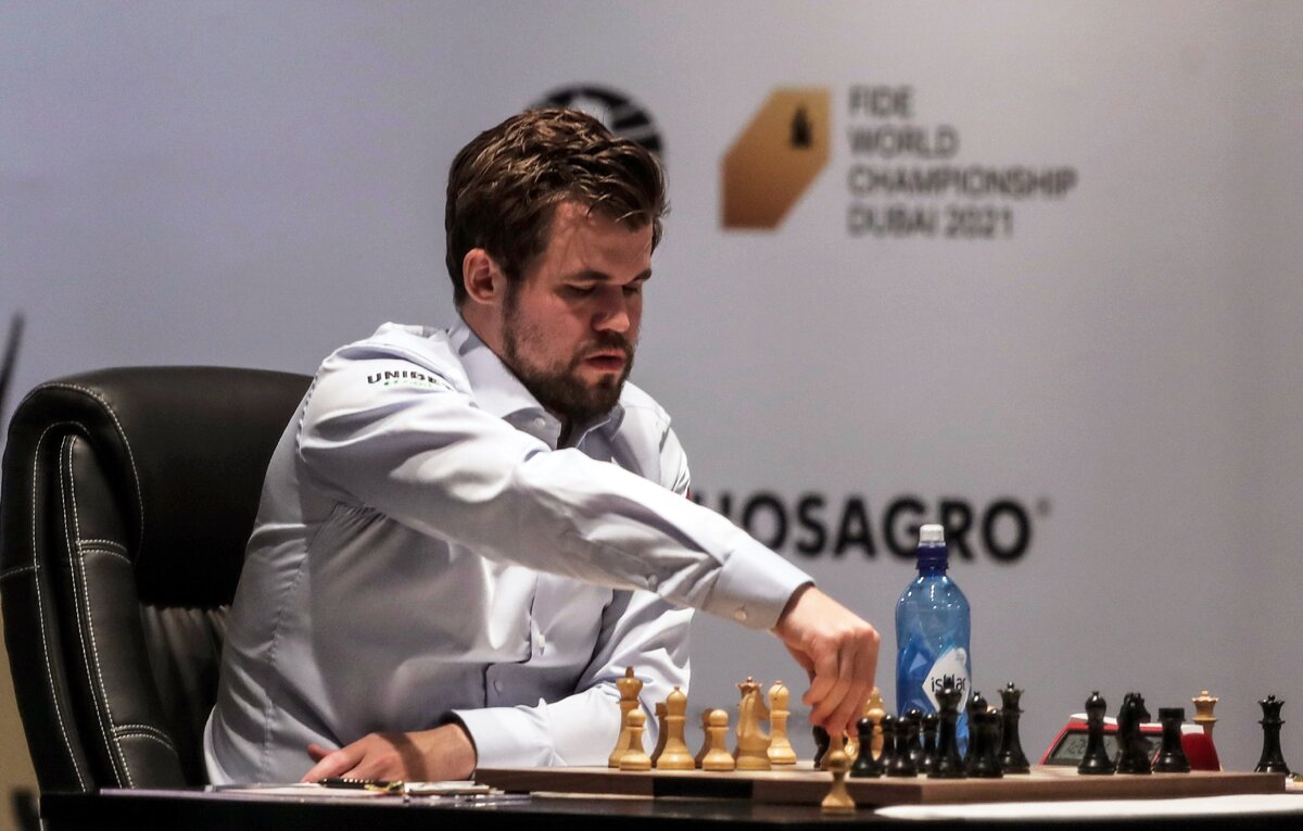    Магнус Карлсен  EPA-EFE/ALI HAIDER