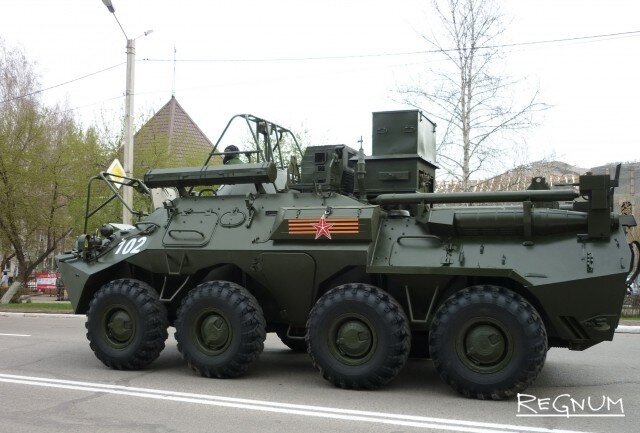    Мобильная радиостанция Р-166−0,5 на базе бронетранспортёра БТР-80 Татьяна Иващенко © ИА REGNUM