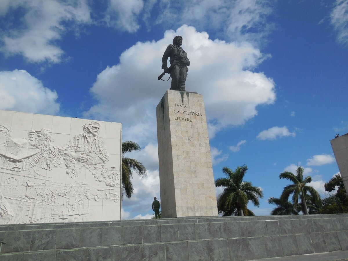 Огромный памятник Че Геваре 