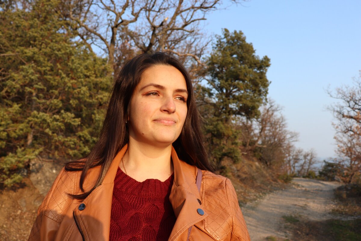 Фото с первого триместра у меня нет, потому что я ничего не хотела, на улице было холодно и я сидела дома. Это фото свежее, но уже относится ко второму триместру.