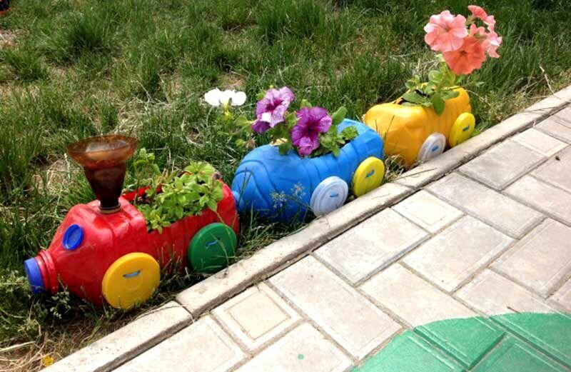 flower bouquets with plastic bottle