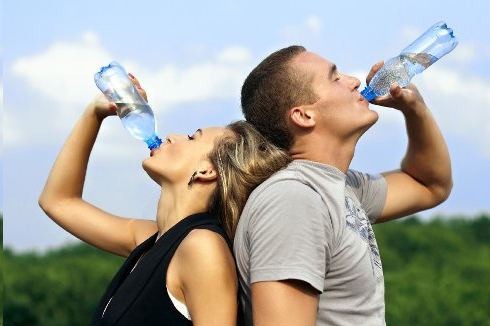 12 признаков, что вы пьете слишком мало воды.