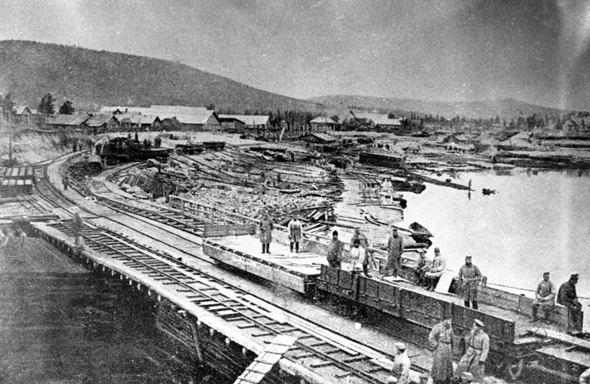 1915, 3 (14) апреля - Начато строительство порта Романов-на-Мурмане (с 26 марта 1917 года - город Мурманск).