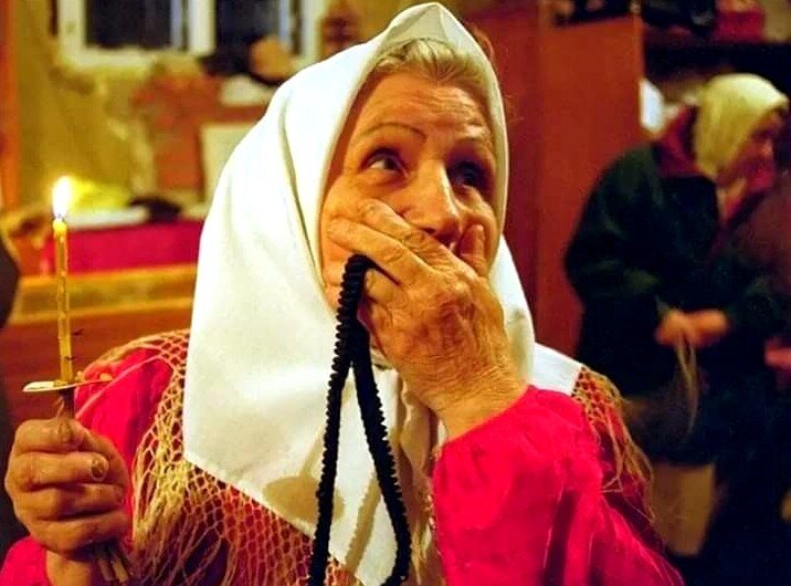 Опоздала в храм. Фото из открытого источника.