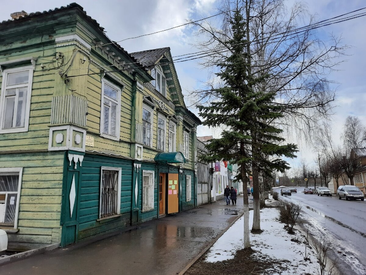 Вот такие старинные улочки есть в Новой Ладоге.