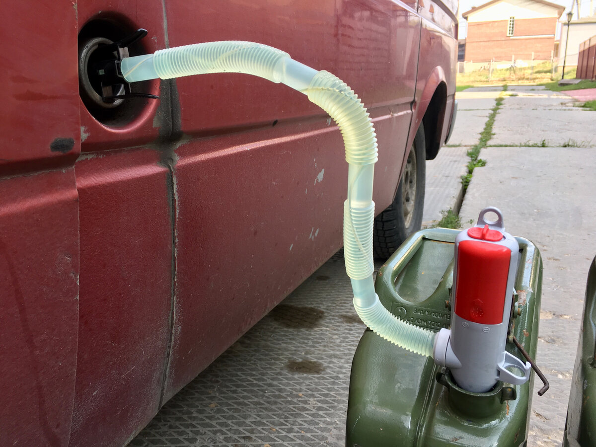Как слить топливо из бензобака: тонкости процесса