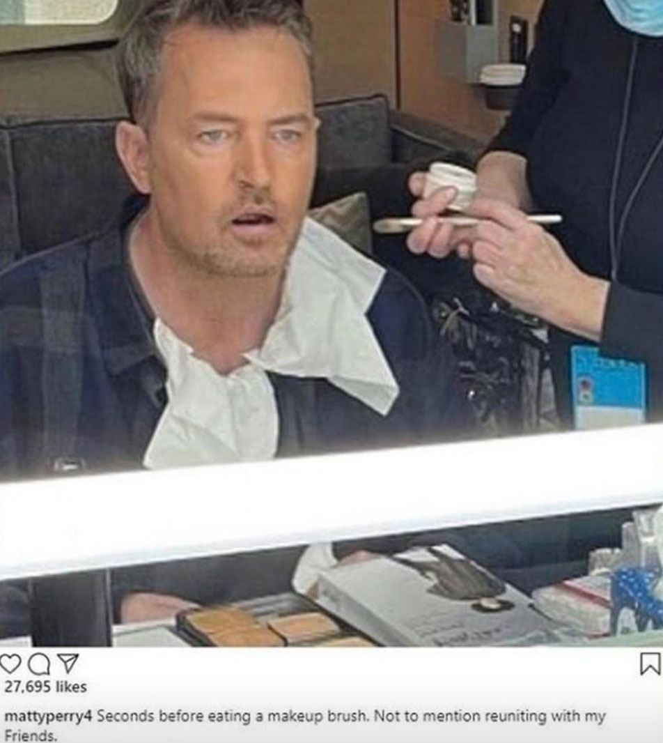 Секунды перед тем, как съесть кисточку. Не буду упоминать о воссоединении с моими Друзьями.