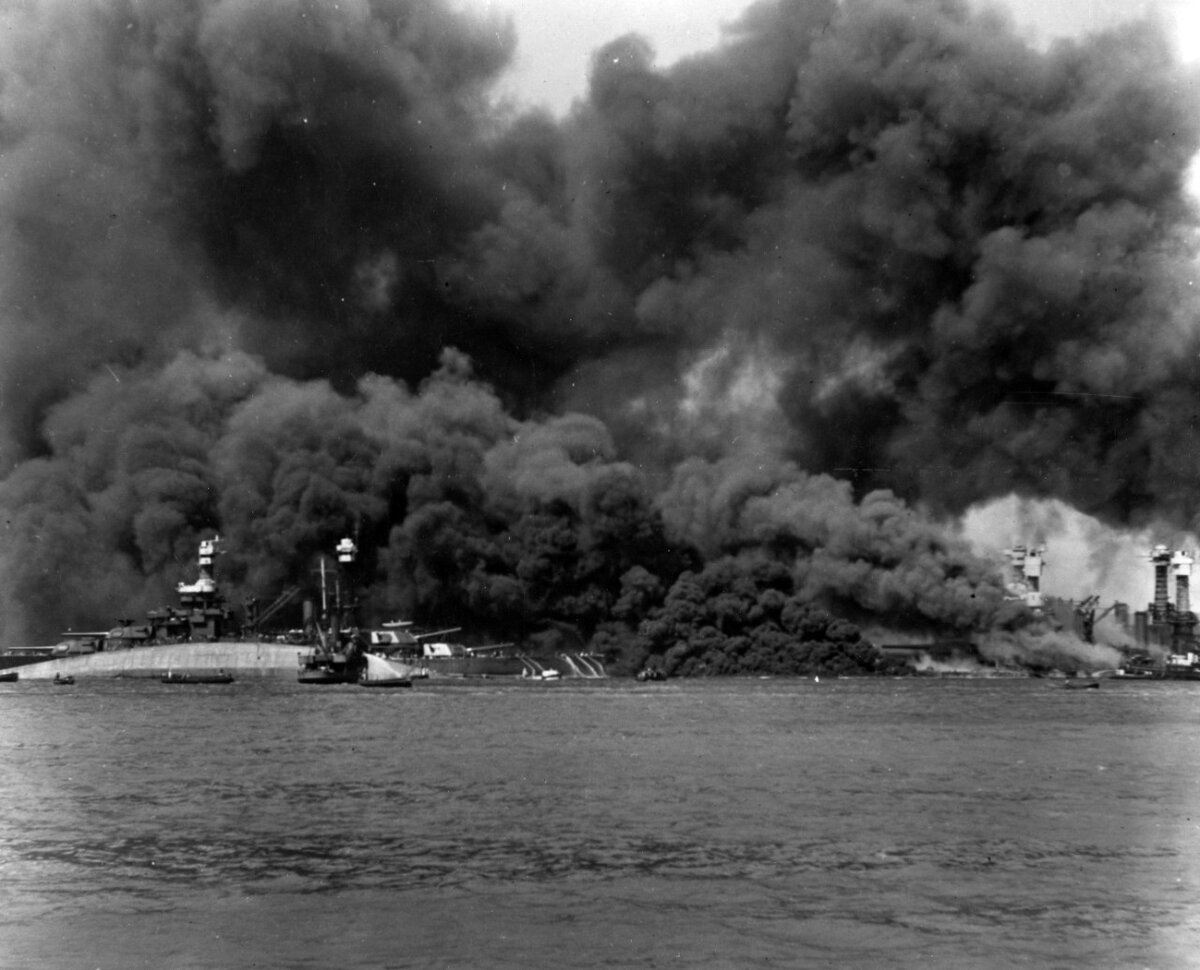 Перл харбор почему напали. Атака на «пёрл‑Харбор», 7 декабря, 1941. 7 Декабря 1941 года Перл Харбор. Атака Японии на пёрл-Харбор (7 декабря 1941 г. Атака на пёрл-Харбор.