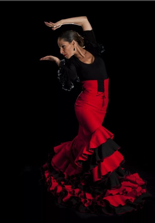 Платье для традиционных испанских танцев (источник Яндекс-Картинки)