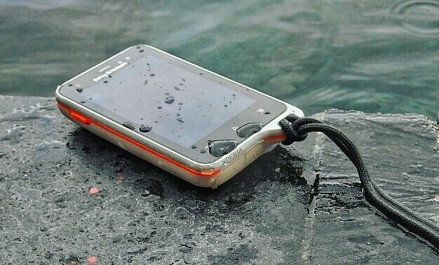 Sony Ericsson Xperia active (St17i)