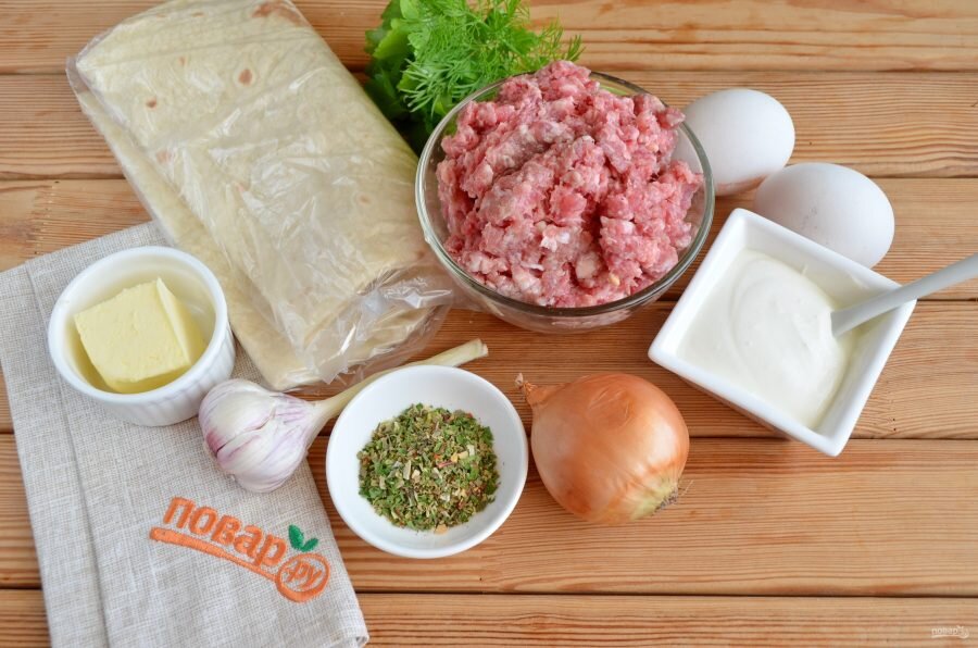 
Подготовьте продукты, лук и чеснок очистите. Приступим!