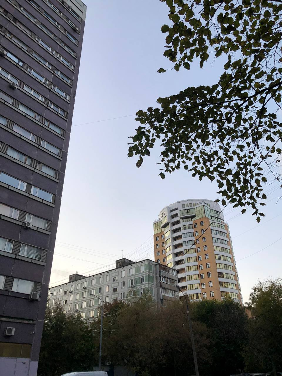 остановился в хостеле на Достоевской. койка стоит 350 рос р (15 бел р). (весной было 300) 