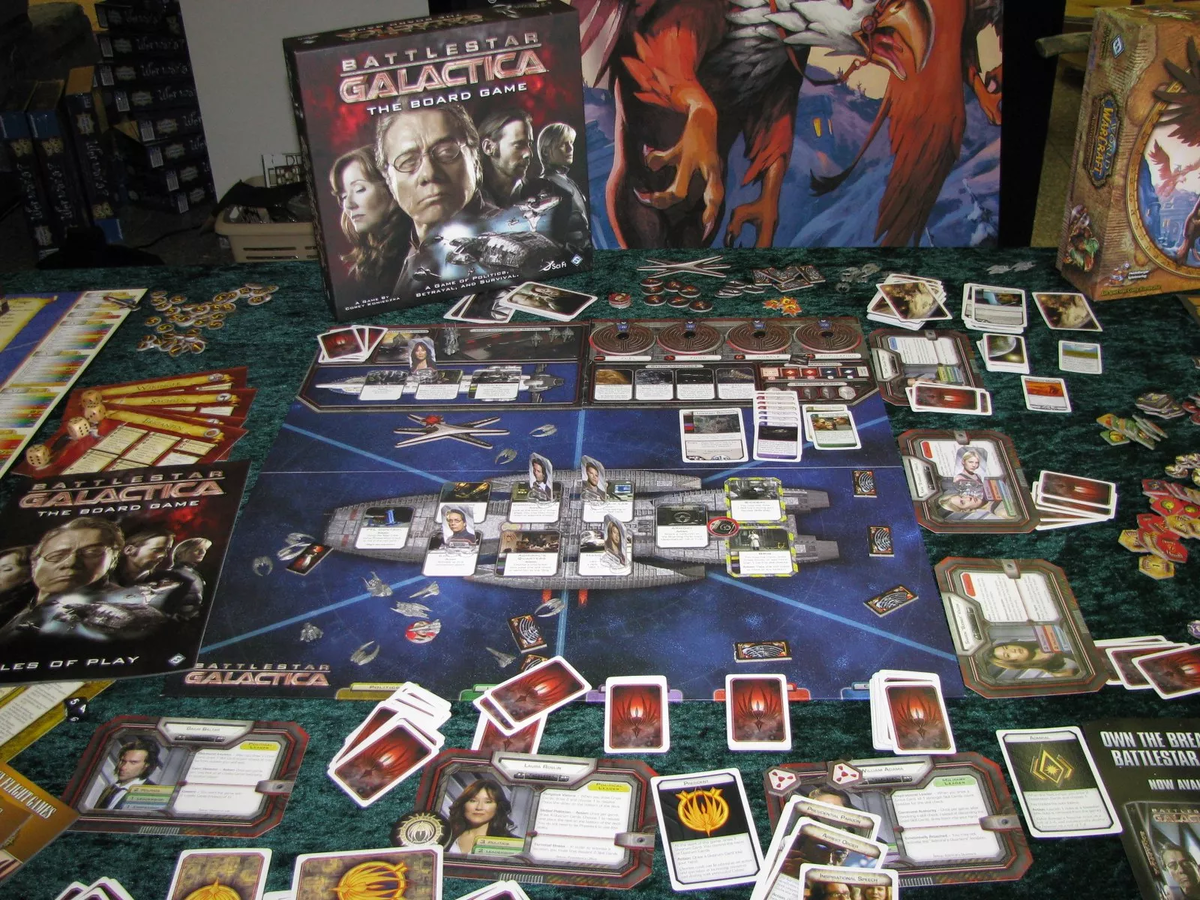 Игры всех времен и народов. Battlestar Galactica настольная игра. Батлстар Галактика настолка. Звездный крейсер Галактика настолка. Звездный крейсер Галактика настольная игра