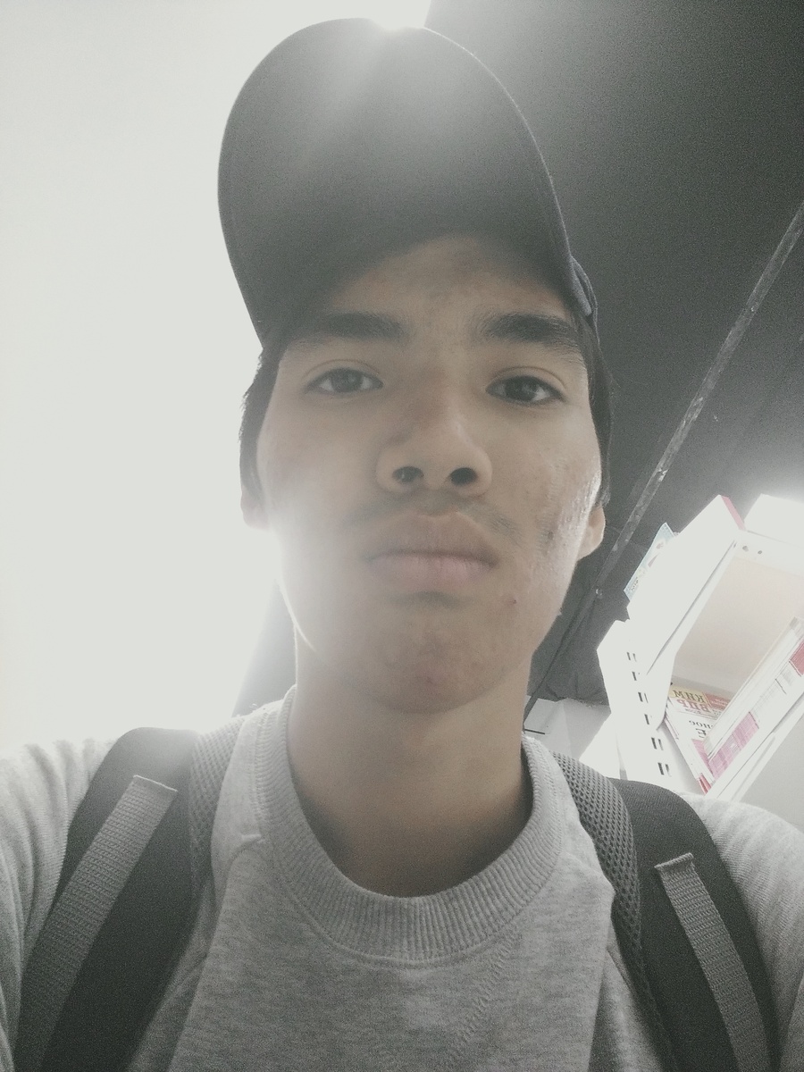 Особо не любитель фотографироваться, но начинаю