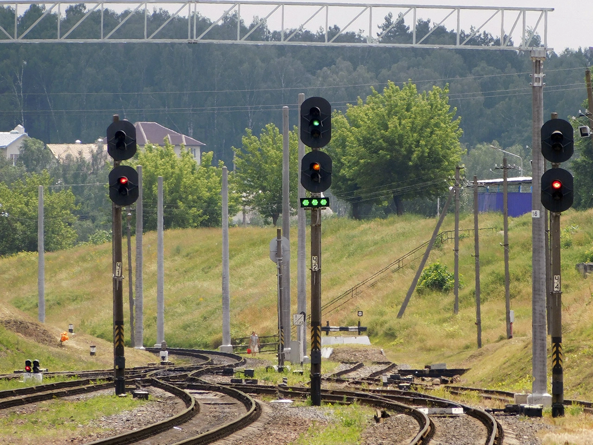 Проходной светофор на жд фото