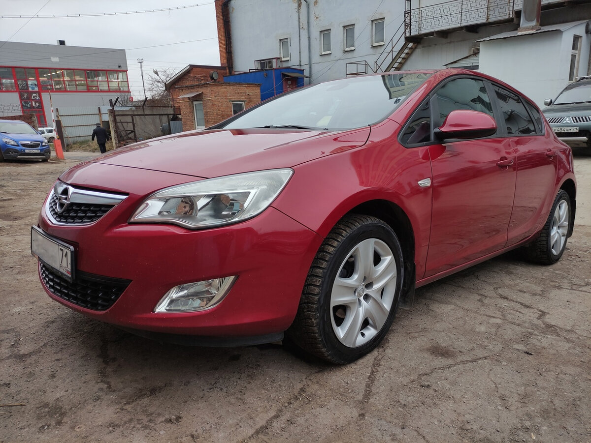 Замена передних, задних тормозных колодок на Опель Астра Н (Opel Astra H)