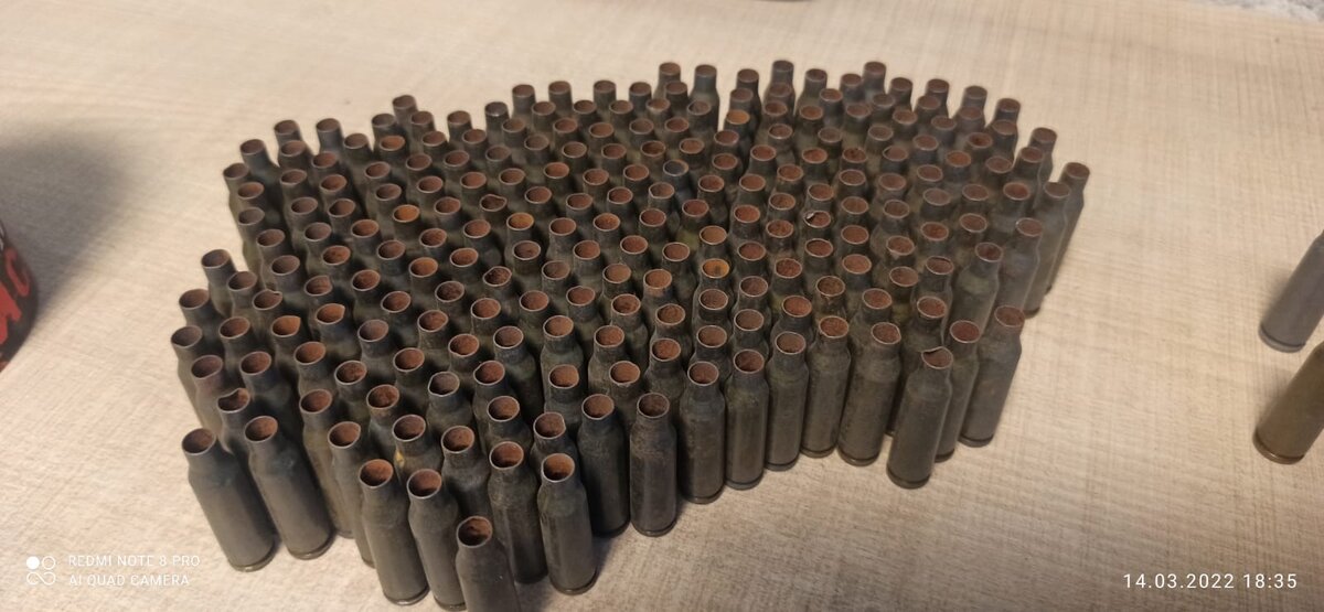 Кто мы?! Ржавые гильзы! Чего мы хотим?! Что б нами стреляли! Когда мы этого хотим?! Покуда навеска не порвет нам дульца!!!! Слышите, эти отчаянные вопли????