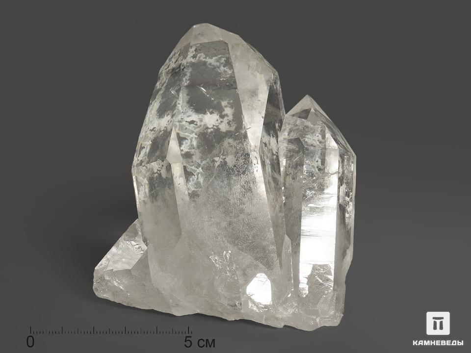 Горный хрусталь. Фото с сайта https://kamnevedy.ru/category/kamni-mineraly/kristally/kamen-gornyi-khrustal/?