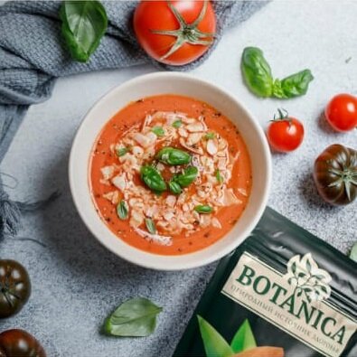 Рецепт томатного крем-супа с орехами Botanica - они прошли пастеризацию, орехи можно употреблять сразу из пачки.