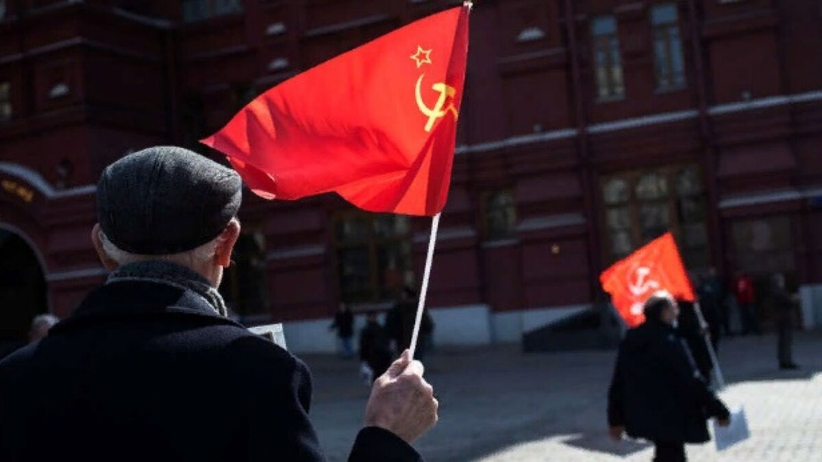 Ностальгия по советскому прошлому у россиян не проходит. 