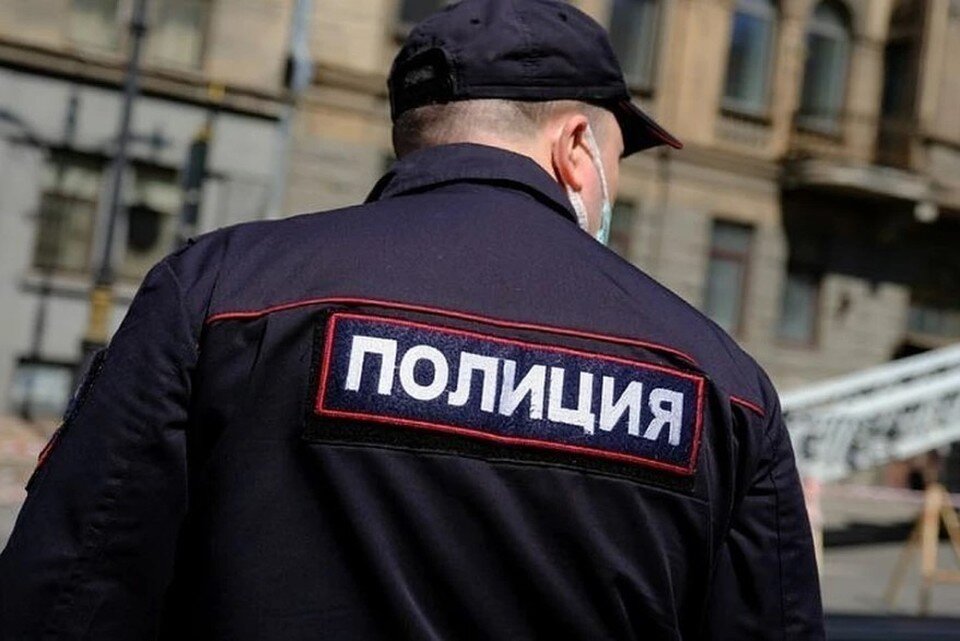     Пытавшегося выбросить младенца с 12 этажа неадеквата задержали в Москве "КП" Архив