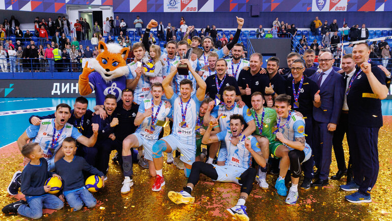    Волейболисты московского «Динамо» радуются победе в Суперкубке.ВФВ