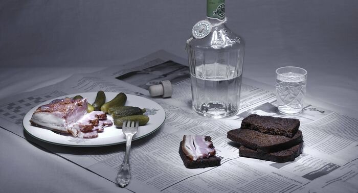 Самогон с закусочкой.