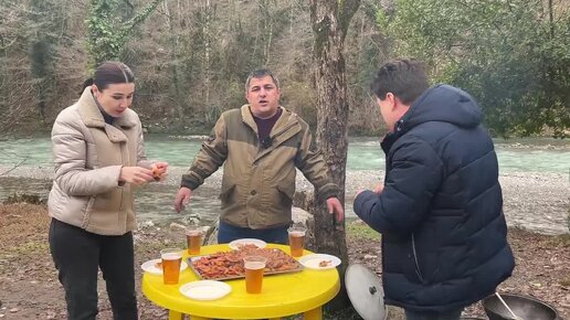 После Новогодних праздников жарим креветки и пьем Пиво)) Рецепт в казане