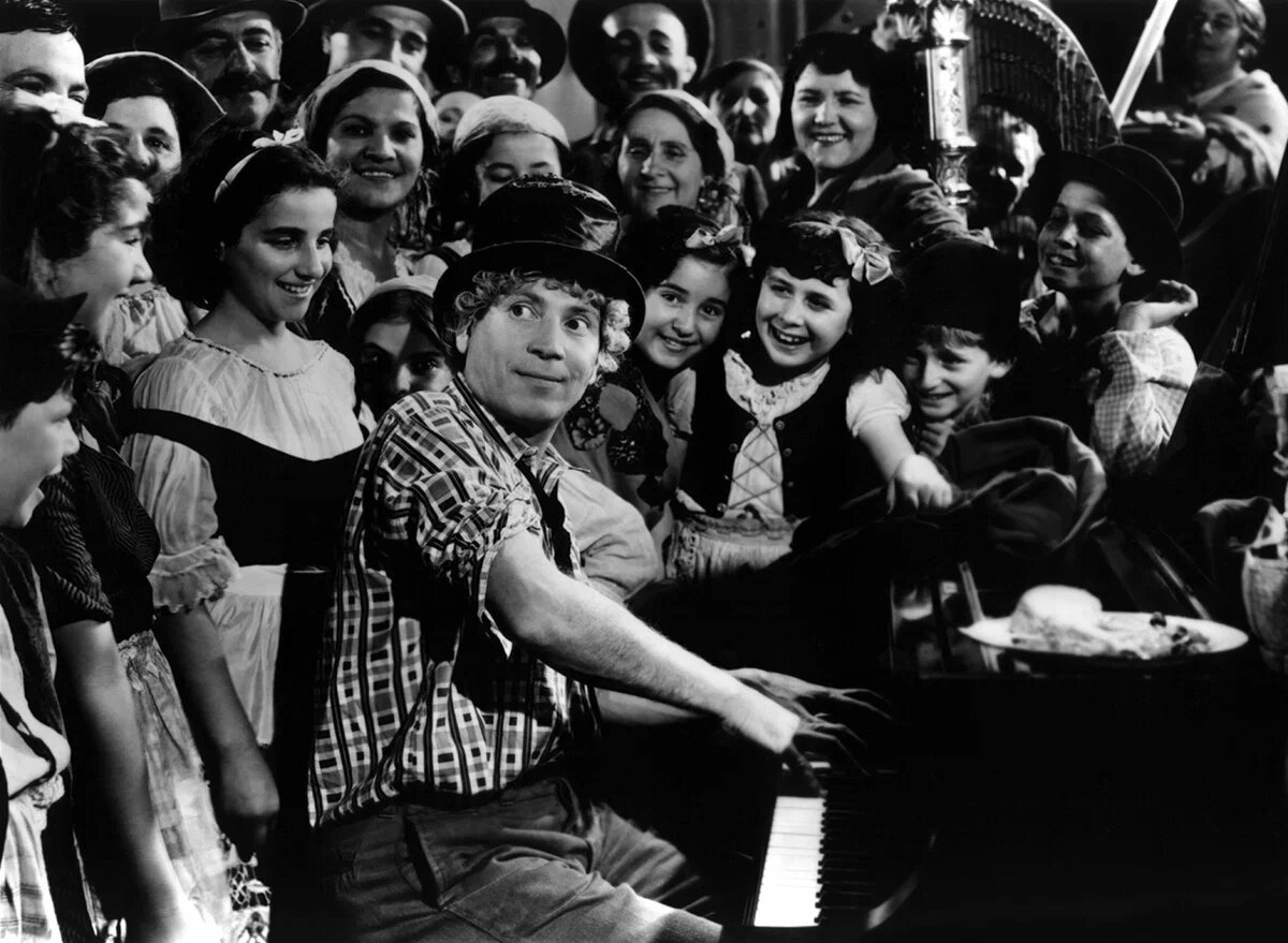 Кадр из фильма: "Вечер в опере"