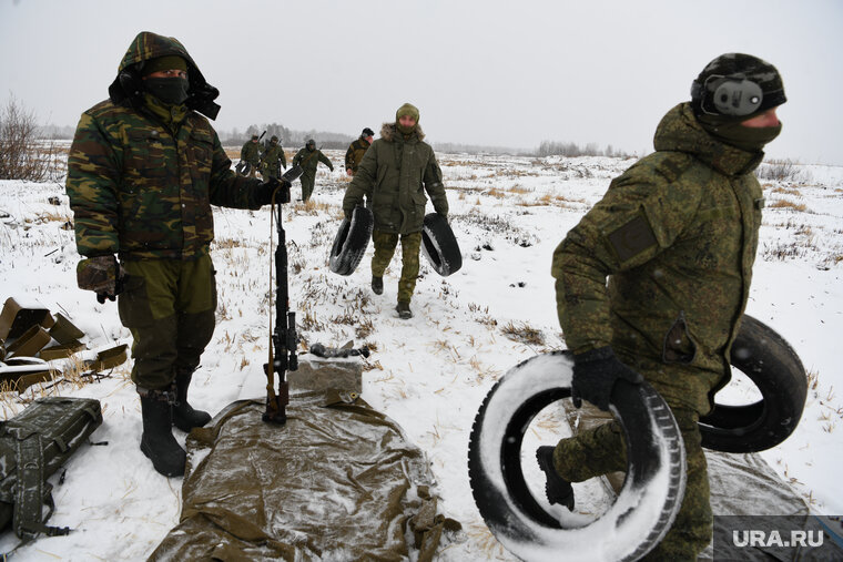    По словам военкоров РФ, Артемовск взят в полукольцо российскими солдатами