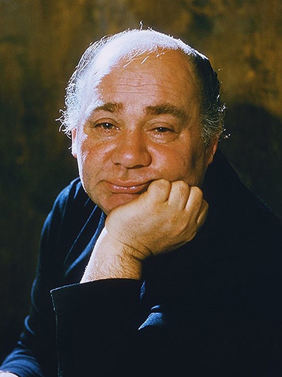 Евгений Павлович Леонов (02 сентября 1926 - 29 января 1994)