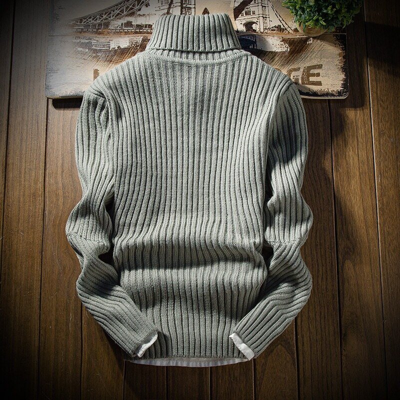 Теплый свитер мужской