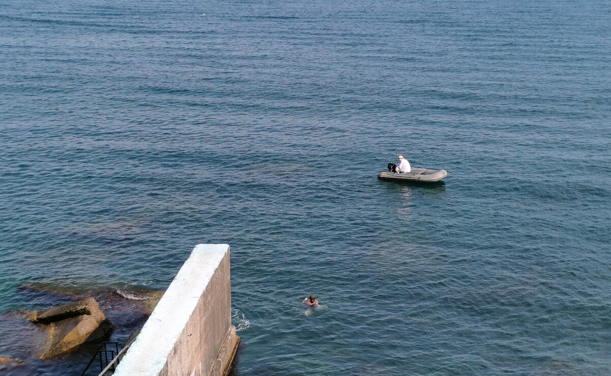 Эллинг - жилье для рыбаков и гараж для лодок