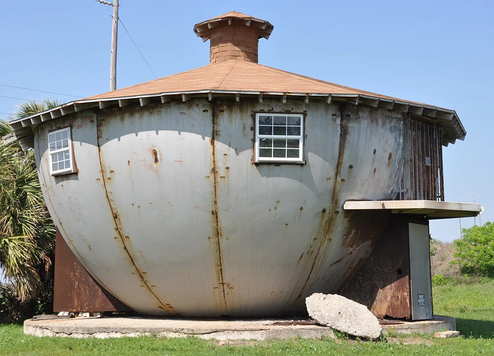 Дом-чайник, техас, сша. Музей чая мейтан (гуйчжоу, китай). Дом чайник в техасе. Домик из глины. Дом чайник.