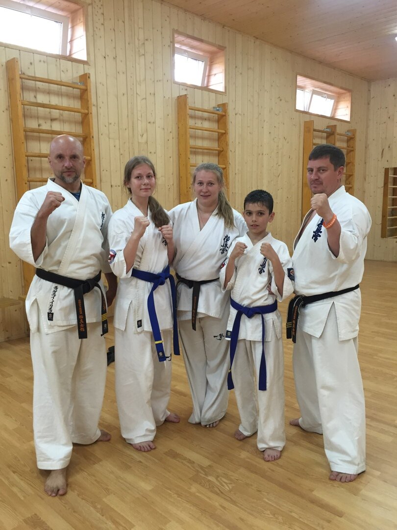 Фотография с моим тренером - Курчаниным Денисом (справа) и с тренерами Петербургской федерации - Ильмовым Евгением и Анной Егоровой