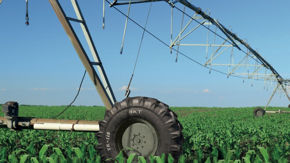 Шина BKT Agrimax RI 818 для оросительных установок 