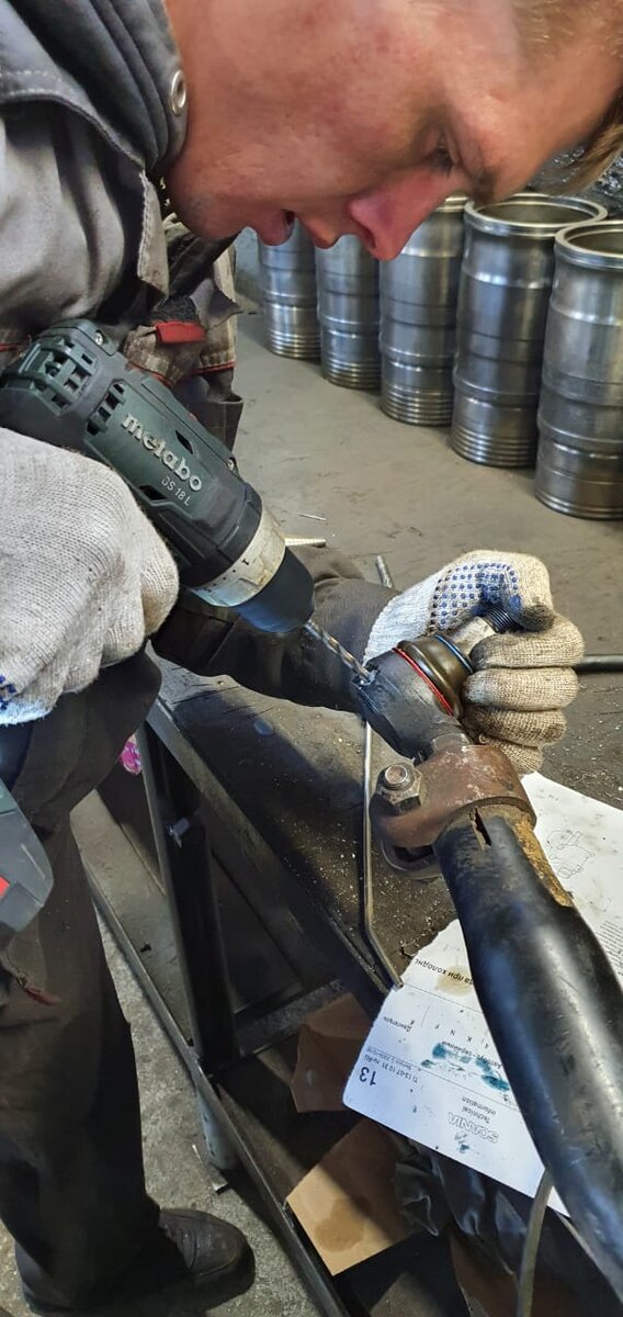 Начали сверлить 