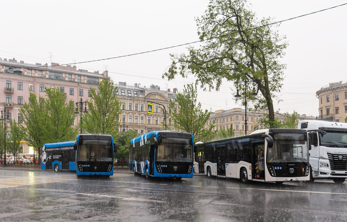 Наиболее широко на данной выставке была представлена техника от КАМАЗа. Там были, как уже выпускающиеся модели, так и новые (Автор фото: Aleksi)