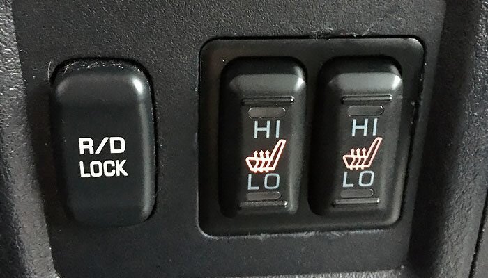 Почему не работает подогрев сидений?