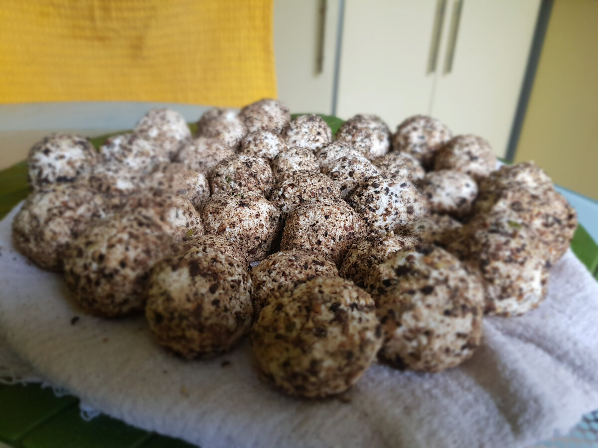 Белпер Кнолле - выдержанный сыр в перечно-чесночной панировке