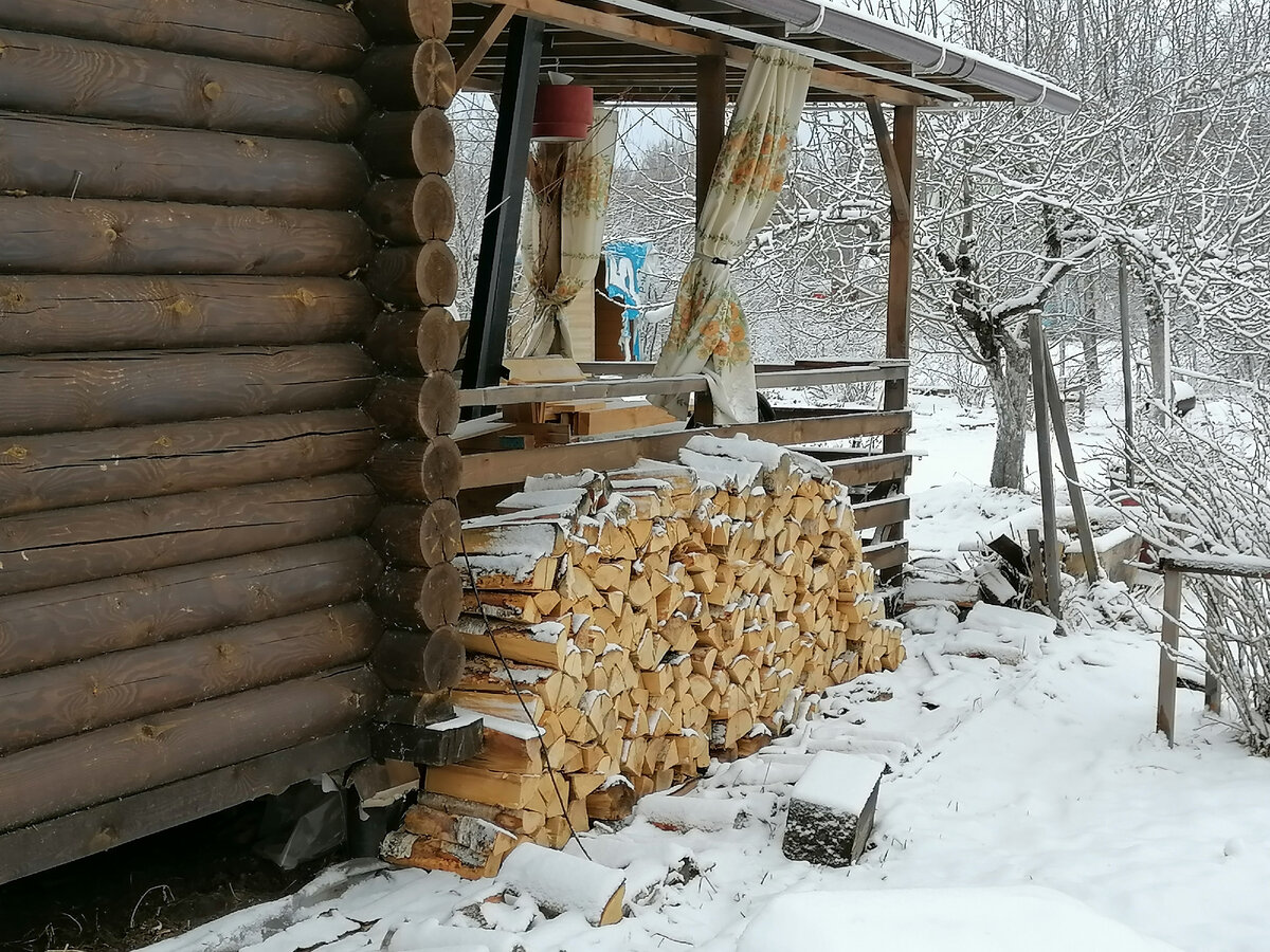 Разбираю на своем примере на что уходят дрова зимой, а почем в 2022 году  куб березовых?! | Даня на даче: строю и показываю! | Дзен