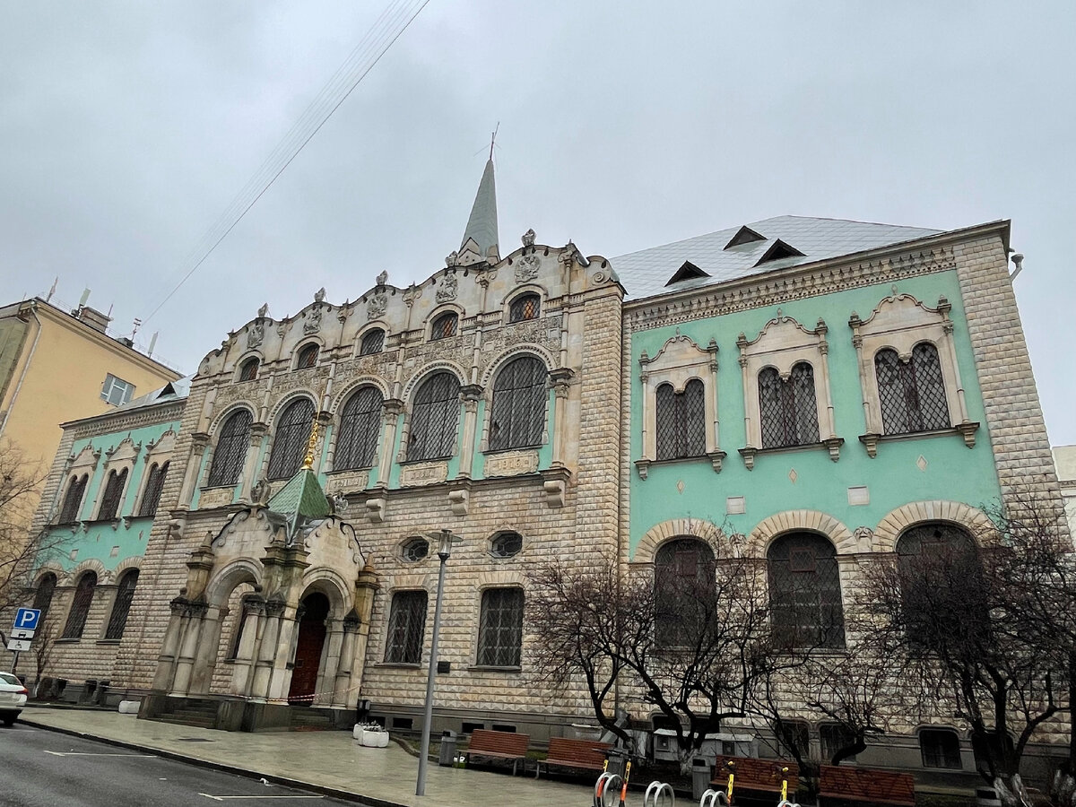 Два денежных теремка в Москве и Нижнем Новгороде: такие похожие и такие  разные | Соло - путешествия | Дзен