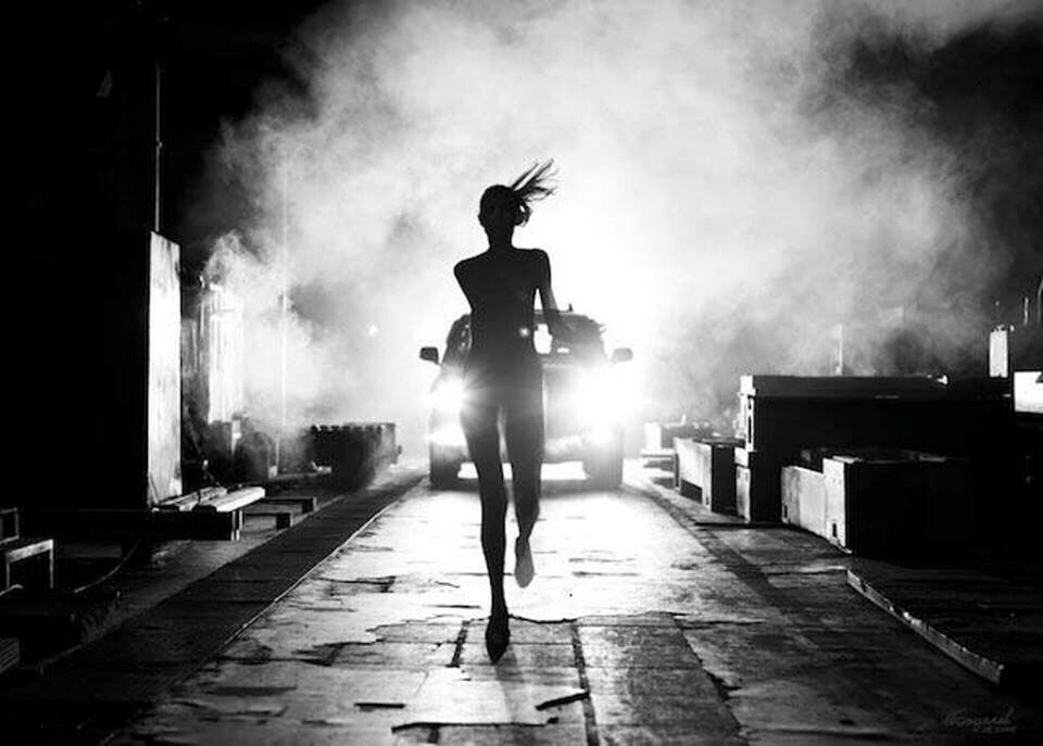 Она думала, что это последний день в её жизни. Зачем он отвёз её в лес ...