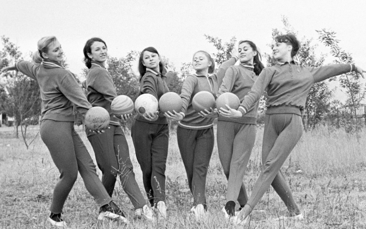 April 1976 National Lampoon Советская спортсменка