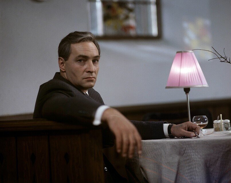 Вячеслав Васильевич без всякого преувеличения был великим актером. Интересным, глубоким, интеллигентным. Одним из символов нашего кино. Таких как он в нашем кинематографе больше нет.-4