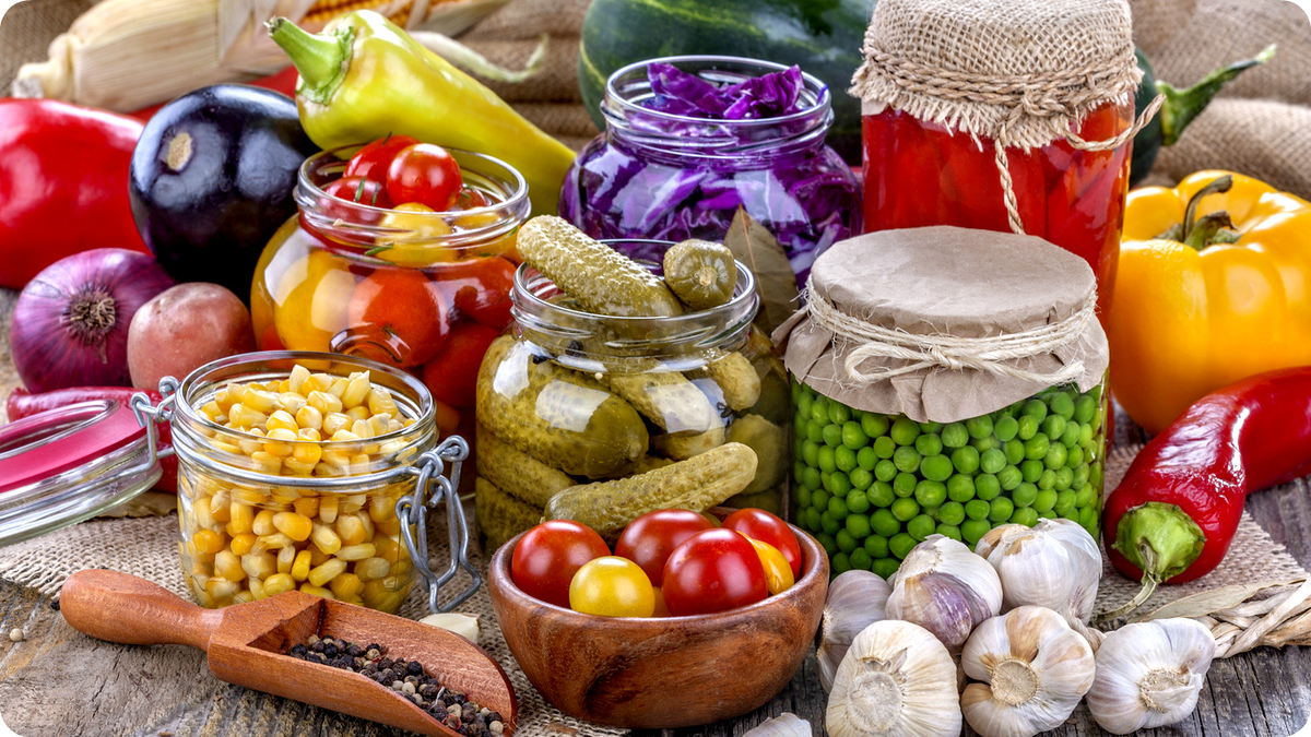 Домашние консервы - и вкусно, и полезно. Но! Важно правильно их приготовить и хранить.